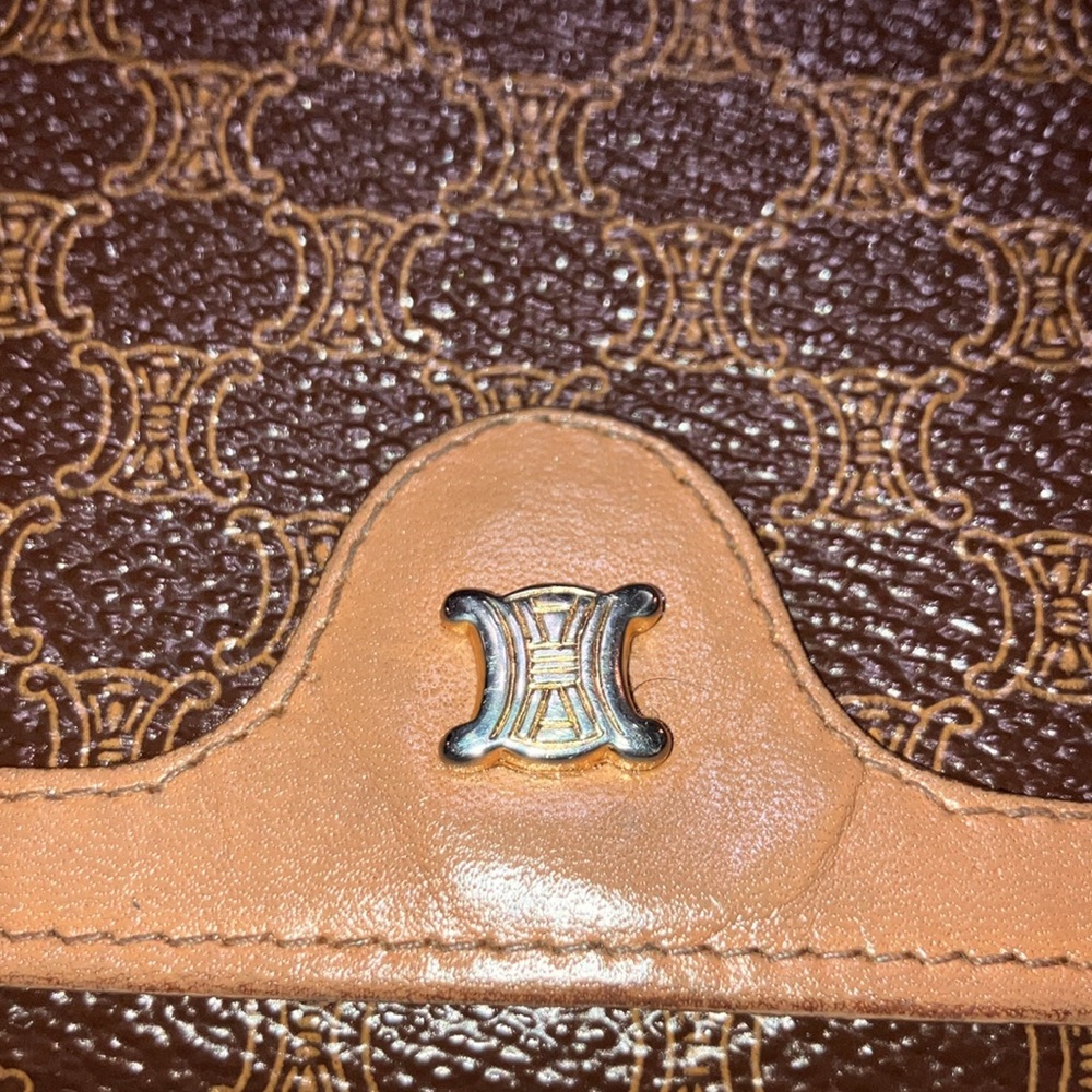 Celine vintage Kisslock monogram Wallet w/gold hardware excellent condit… - Picture 2 of 13